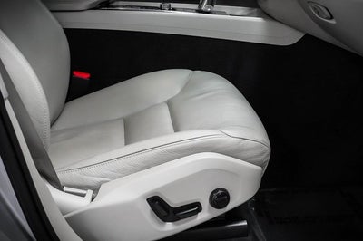 2019 Volvo XC60 Hybrid T8 Momentum