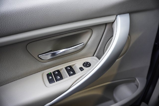 2014 BMW 3 Series 320i