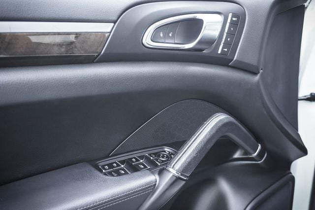 2017 Porsche Cayenne Platinum Edition
