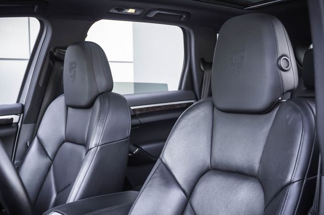 2017 Porsche Cayenne Platinum Edition